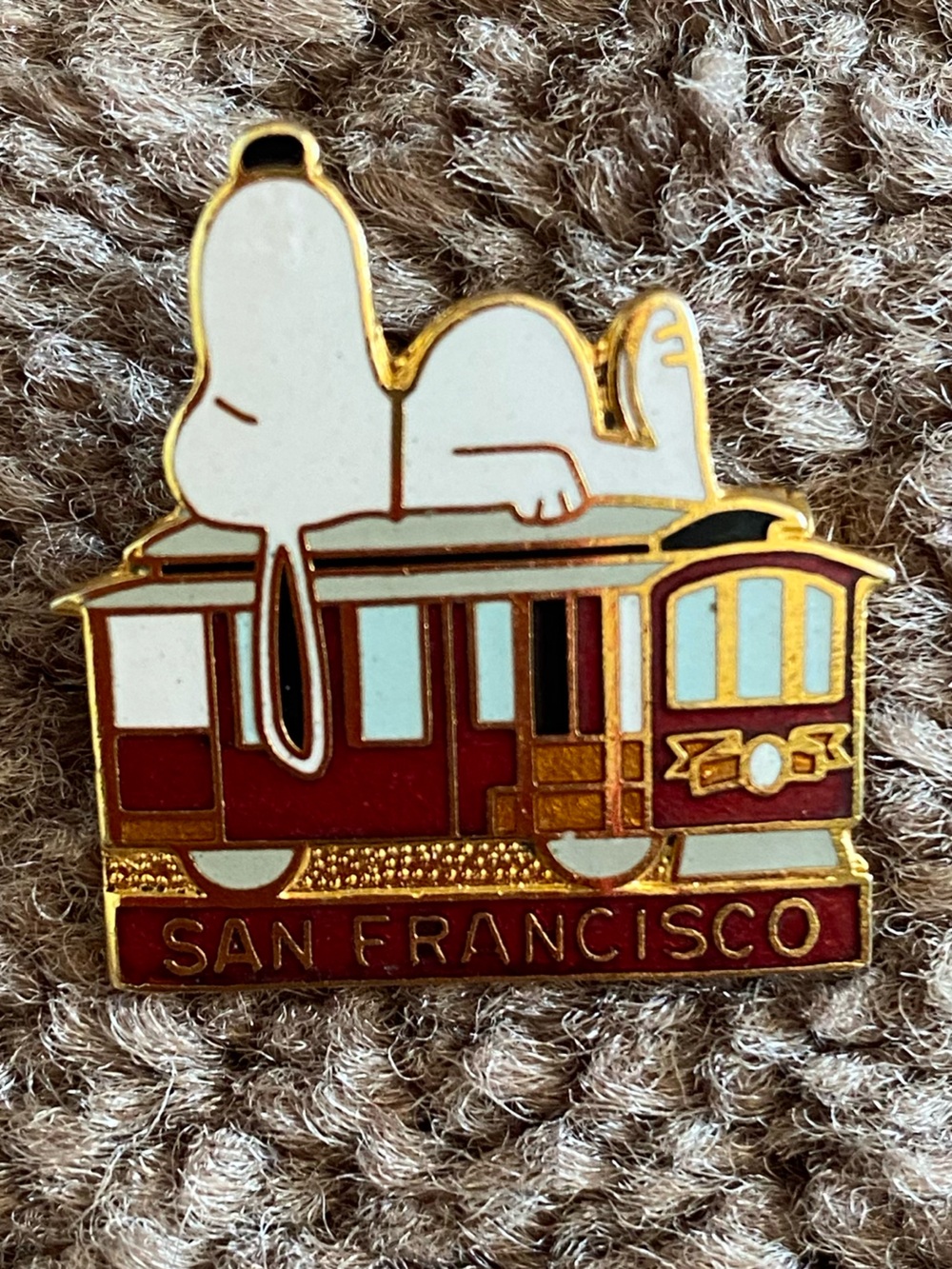 Vintage 1970s Collectible Peanuts Snoopy San Francisco lapel pin